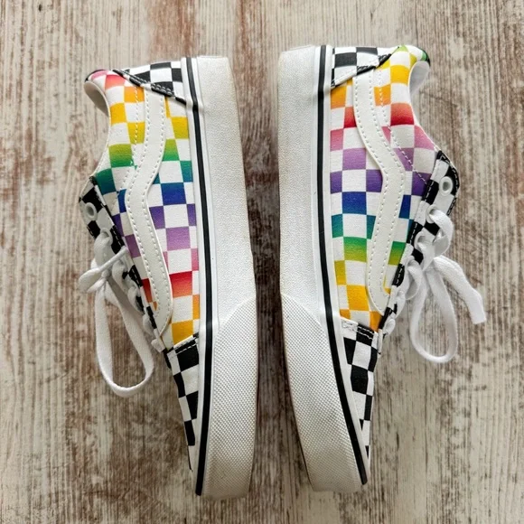 Vans Ward Rainbow Checkered Old Skool Skate Shoes (7) - Picture 4 of 7